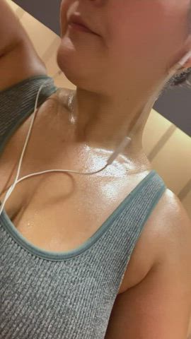 Curvy Gym Sweaty Sex clip