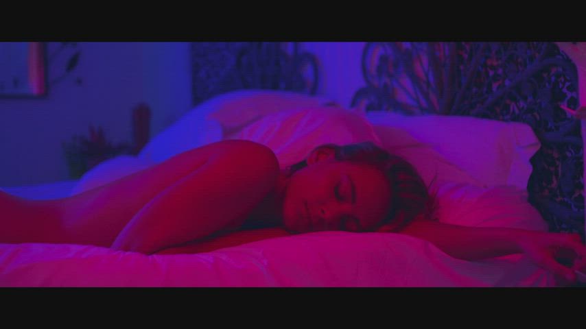 celebrity cute sideboob clip