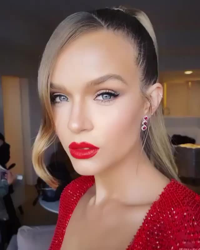 Josephine Skriver clip