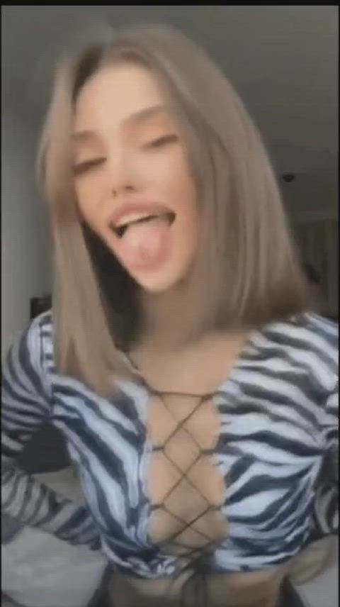 brunette cute dance dancing petite short hair small tits solo tiktok white girl clip