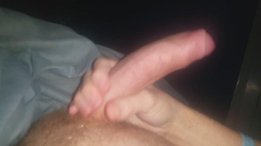 Horny asf! Tell me if you want it! And if you wanna "play";)