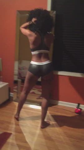 Afro Amateur Dancing Ebony Legs Non-nude Panties Twerking clip