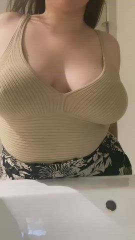 brunette solo thick tits curvy clip