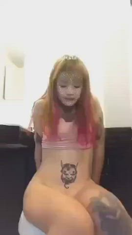 Asian Teen play Pussy