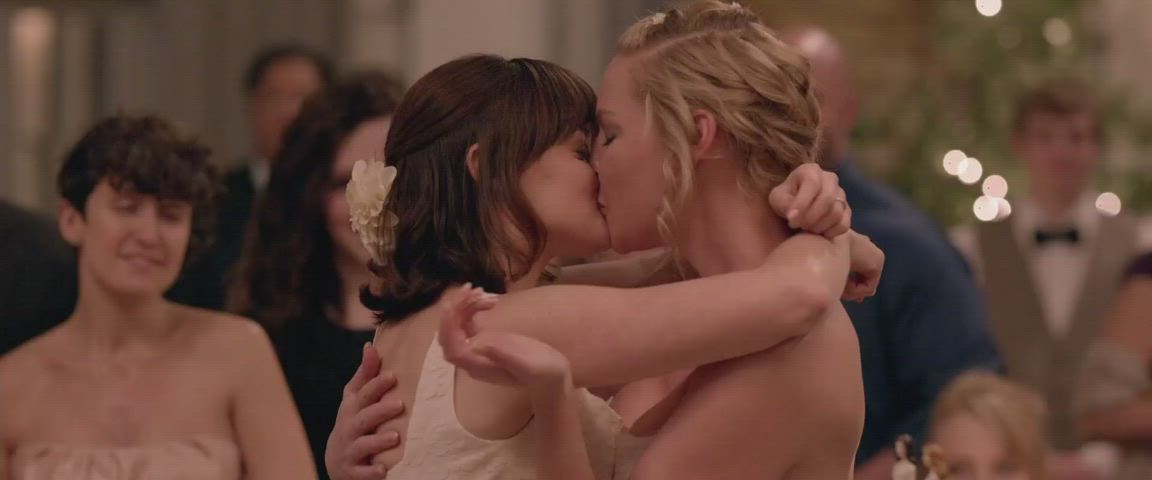 Bride Katherine Heigl Lesbian Lesbians Zooey Deschanel clip