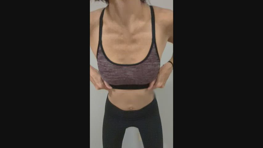 Do these milf tits look bigger in slow-motion? [OC] [Drop]