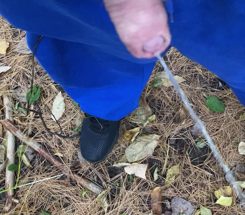Outdoor Pee Pissing clip