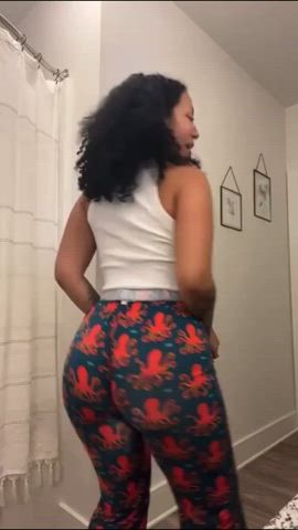 ass bouncing dancing ebony clip