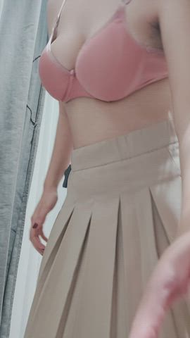 i have a surprise for you! lift up my skirt 🥰