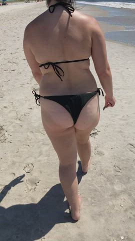 Challenged my wife to wear a skimpy bikini to the beach for the first time