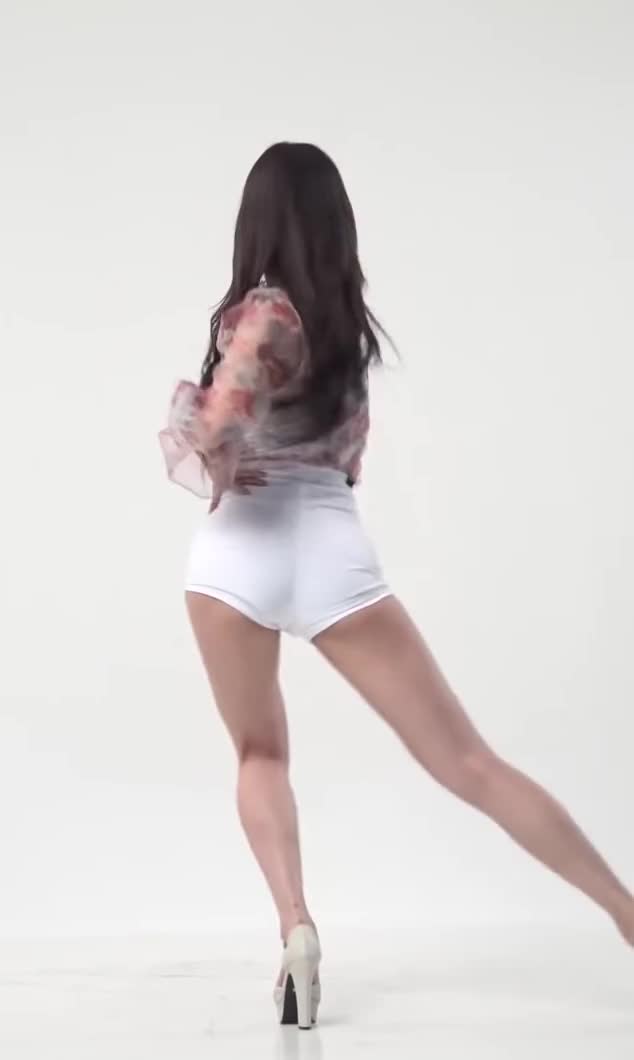 Pocket Girls - Habin Sexy Ass and Legs Back View
