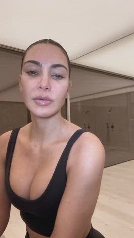 brunette celebrity cleavage fake boobs fake tits huge tits kim kardashian clip
