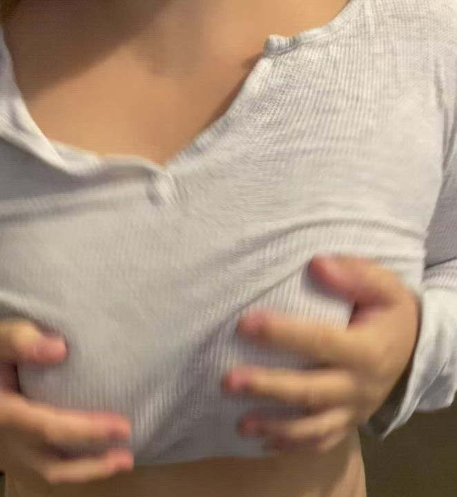 Boobs Bouncing Tits MILF clip