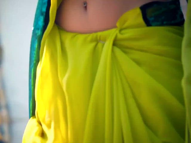 Komal ruthala navel