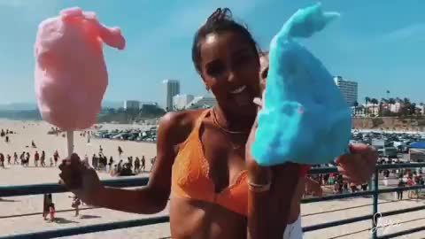 Josephine Skriver clip