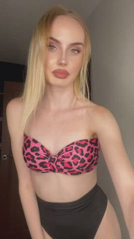 blonde onlyfans petite tits clip