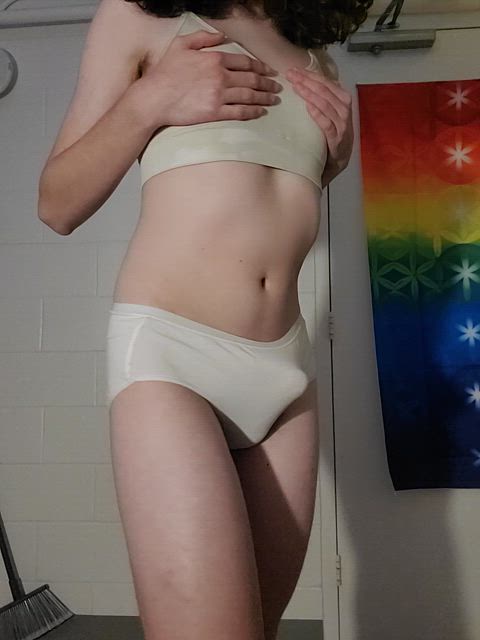 bulge shemale sissy trans trans woman trap clip