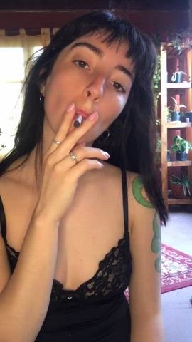 Your [domme] wants to smoke in your face 😈