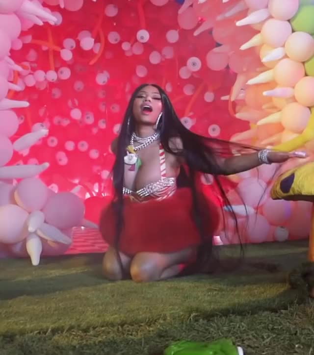 Nicki Minaj clip