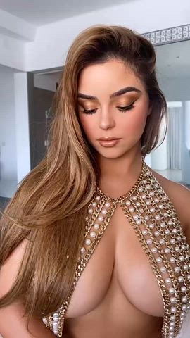 brunette cleavage huge tits model natural tits clip