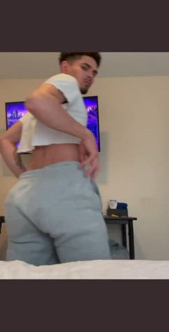 Boyfriend Twerking Twink clip