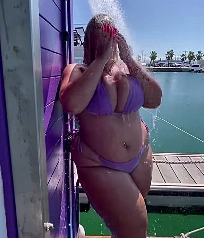 Natalia Lozano bikini shower big tits