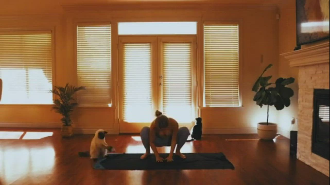 Watching mom do yoga - VOLUME II (source: Lace888)