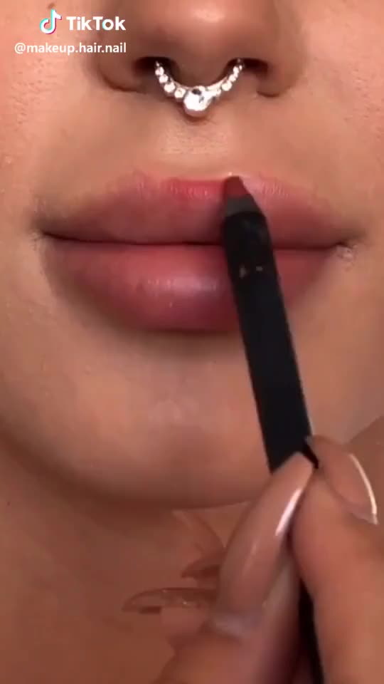  #lipchallenge #featured #tiktok #makeup ??