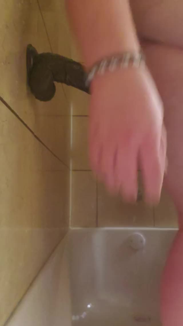 Some fun in the shower. Tell me what you think ;)