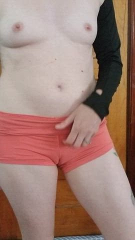 First time here, hope my cameltoe is delicious looking