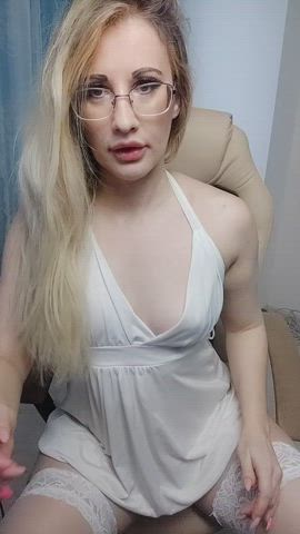 This 42 yo horny mature woman can sit on your face