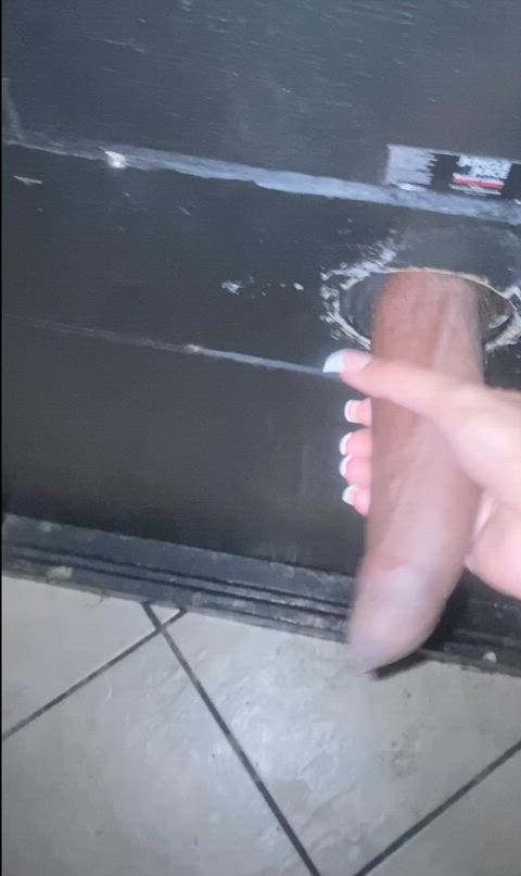 Me being a gloryhole hoe sucking a foot long bbc and taking it balls deep😛