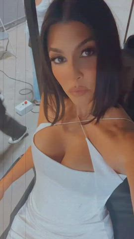 big tits cleavage kourtney kardashian clip