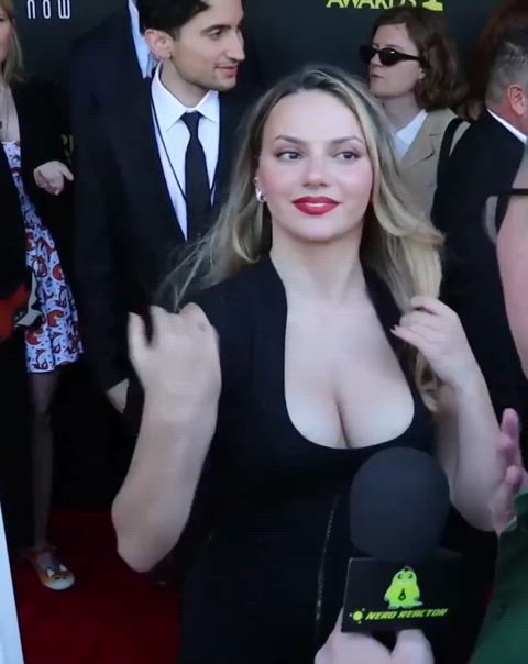 british celebrity cleavage downblouse clip