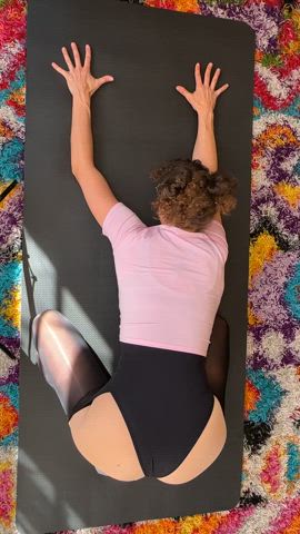 amateur onlyfans stretching yoga yoga pants clip