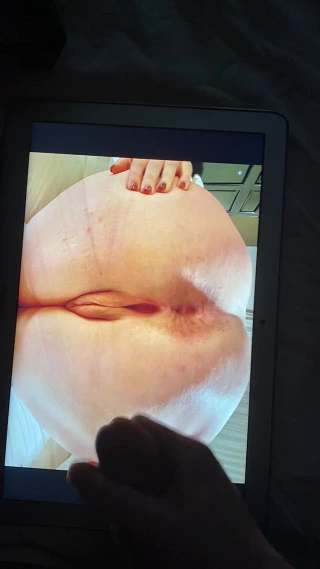 Couldn’t hold it in for redditors wife kik thatlittledude4
