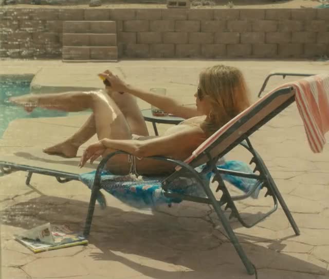 Sarah Paulson bikini plot in "The Goldfinch" bikini
