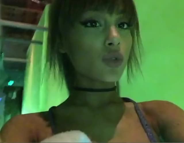 Ariana Grande clip