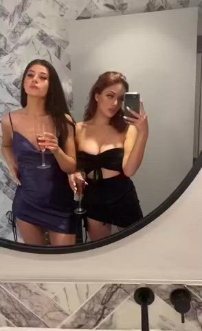 Brunette Tease Tits clip