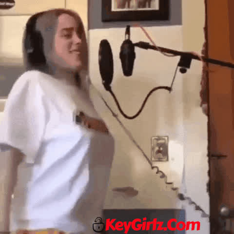 Billie Eilish bouncing her enormous boobs SEE MORE BOOBS: https://keygirlz.com