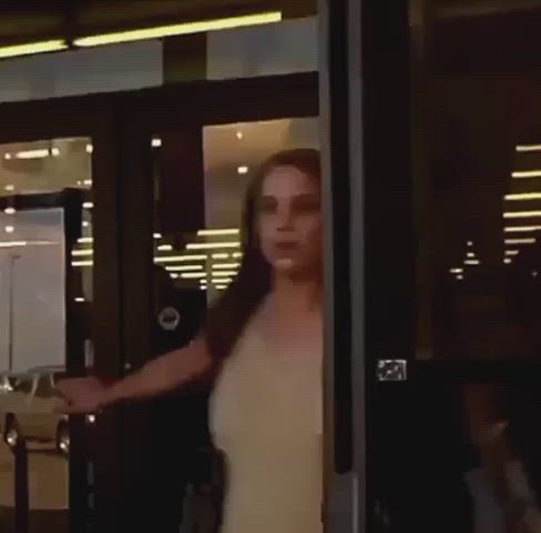 celebrity jiggling natalie portman clip