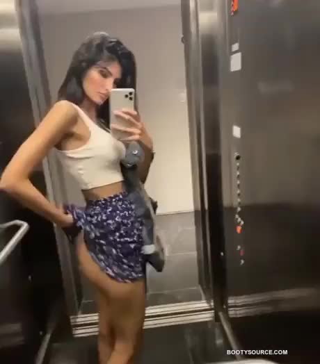 SelfieInTheElevator