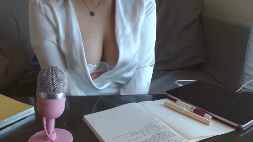 accidental asian big tits nipslip clip