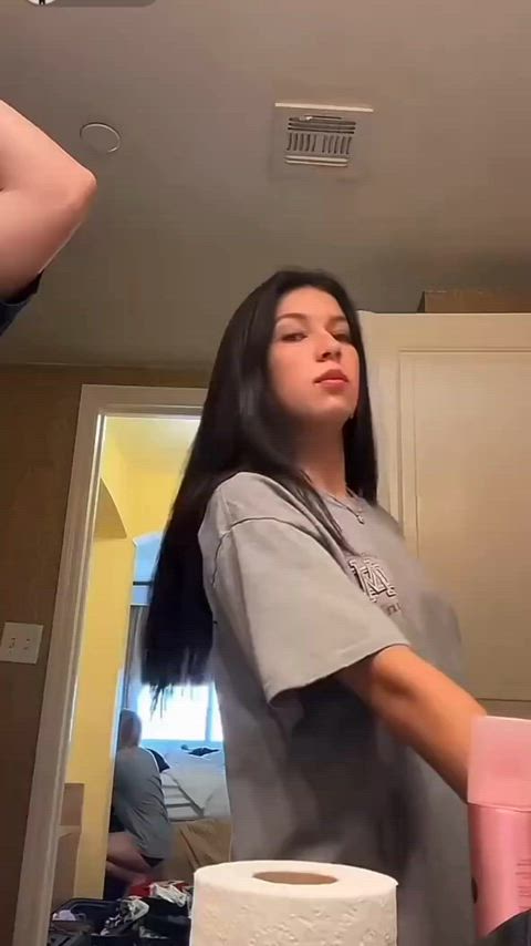 r/nipslip_voyeur_tiktok #140