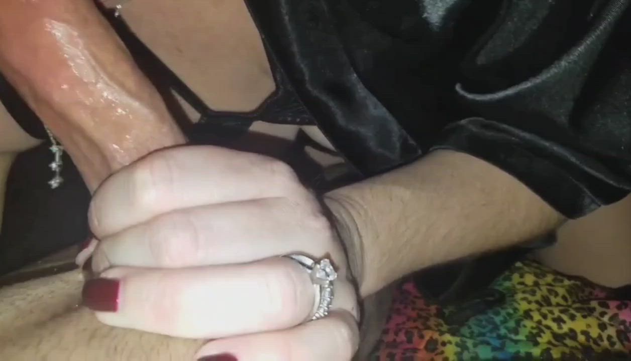 Hotwife giving head with the wedding ring on