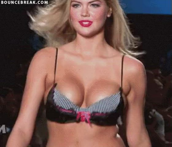 boobs jiggling kate upton clip