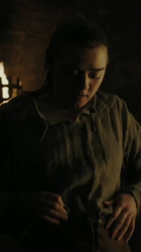 Maisie Williams Game of Thrones sex scene with strategic slo-mo in the good parts