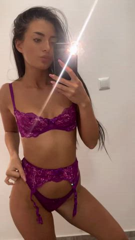 Your dream brunette 👧 New on OF🥵 All natural real model❤️‍🔥 24 y.o,