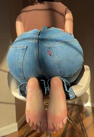 babe foot fetish jeans soles clip