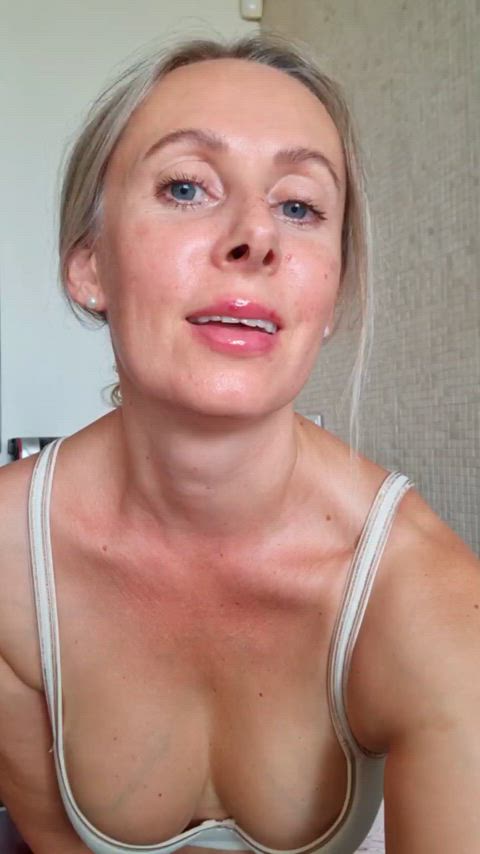 boobs downblouse huge tits tits clip